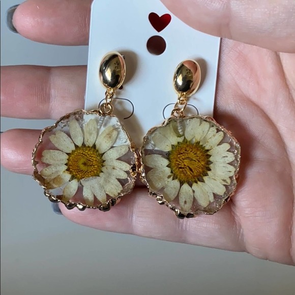 Pressed Flower Pendant Matching & Earring Set - Picture 6 of 8